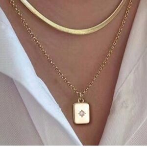 Gold Pendant Necklace